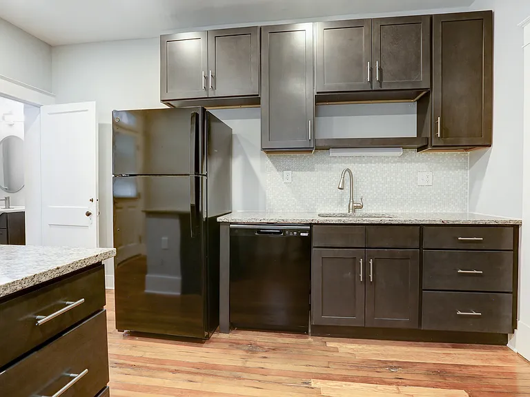 421 Chimborazo Blvd — Photo 8