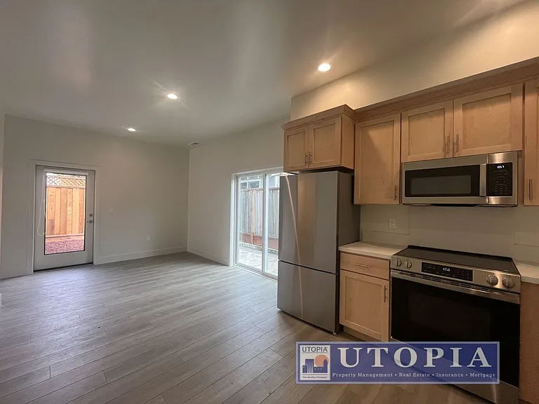 528 Dufour St #A — Photo 3