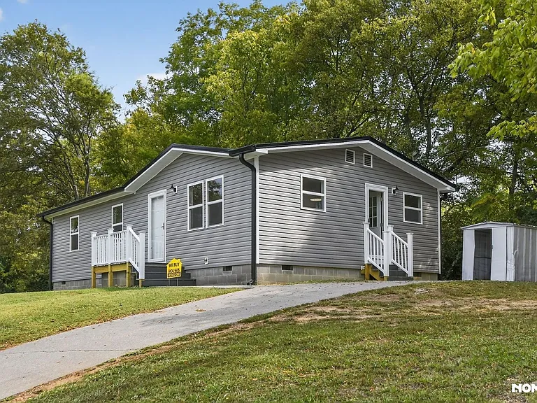 717 Howard St — Photo 4