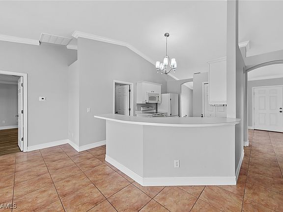 5th image of 2127 NW 17th Ave