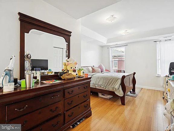 5th image of 1725 Willington St