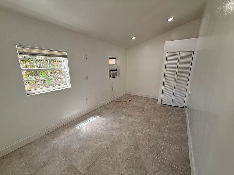 NW 64th St — Photo 8