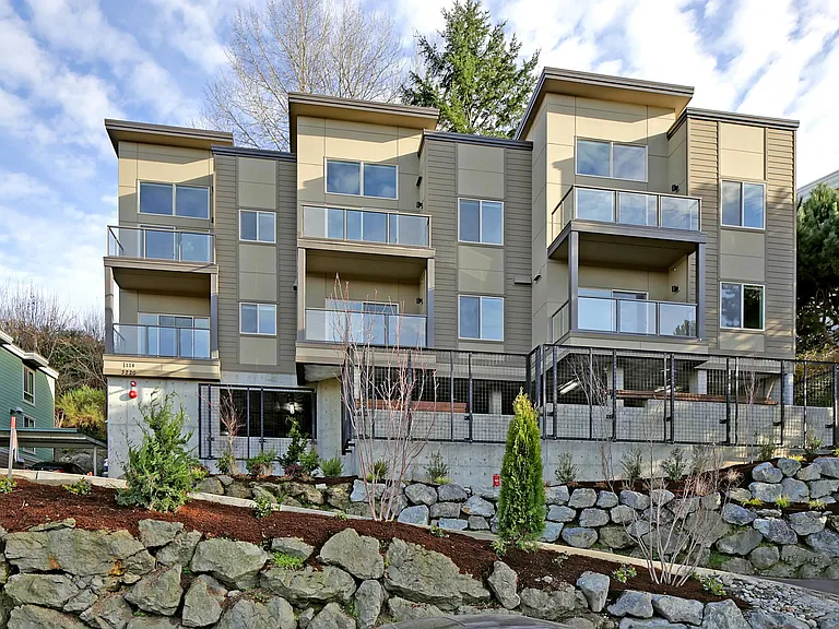 3220 81st Pl SE #210 — Photo 2
