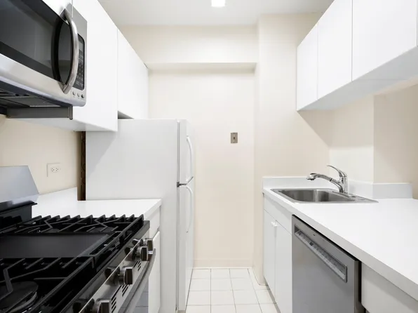 250 East 40th Street image 5 of 12