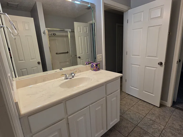 Guest bathroom with shower