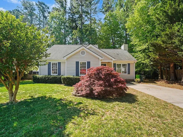 8021 Finland Dr, Raleigh, NC 27612