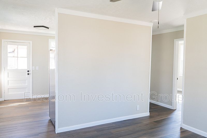 1st image of 1410 Chicago Ave NE #1