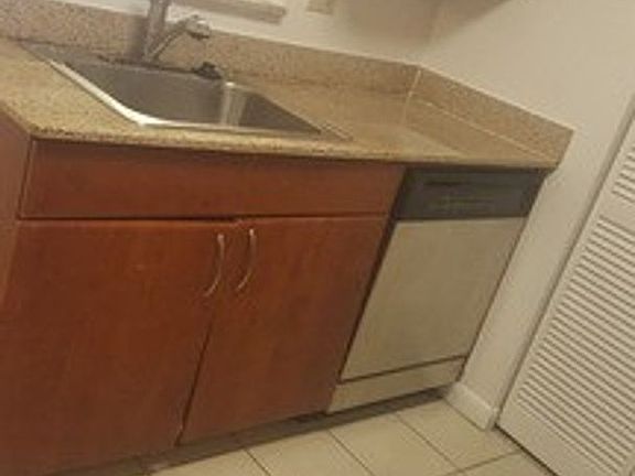 5th image of 11538 Westwood Blvd APT 216