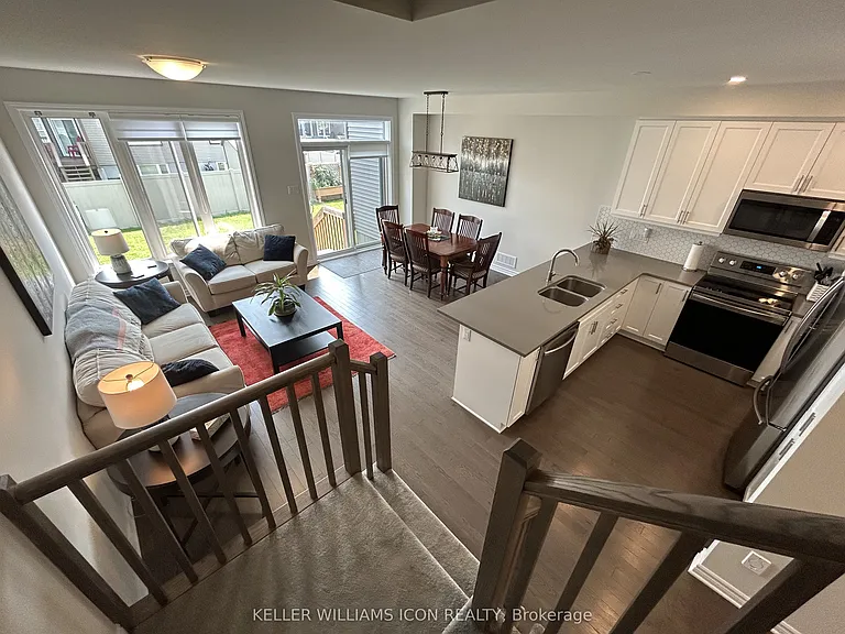 505 Manhattan Ct — Photo 17