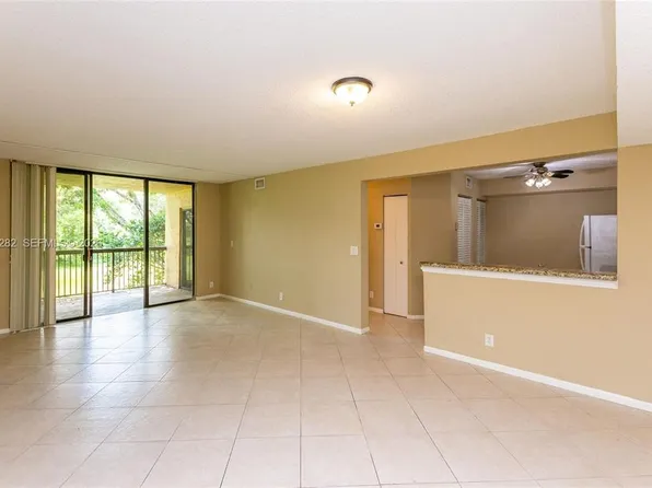 5721 Riverside Dr, Coral Springs, FL