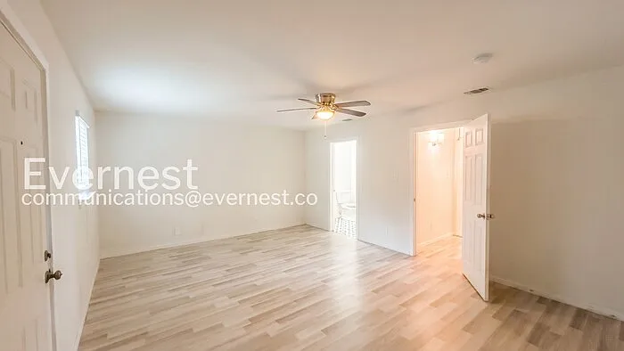 125 Magendie St — Photo 9