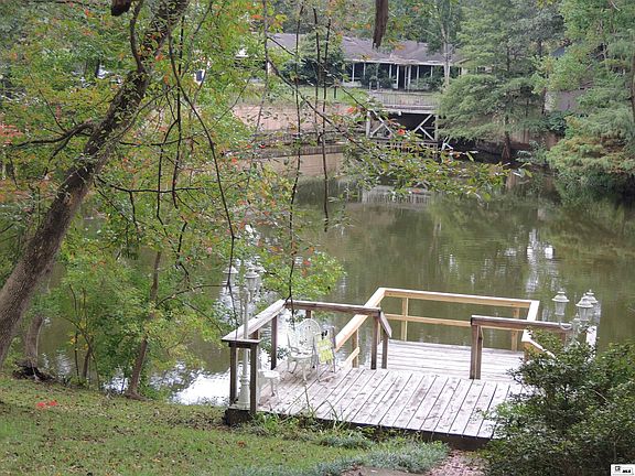 2nd image of 107 Bluff Dr #2