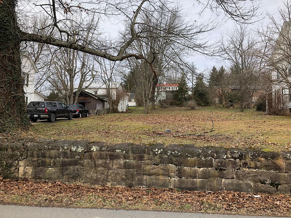 2nd image of 123 Fayette Ave