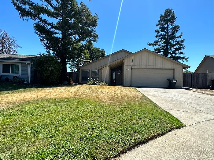 Building Photo - 8604 Maple Grove Ct