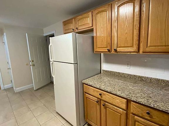 4th image of 124 President St #1B