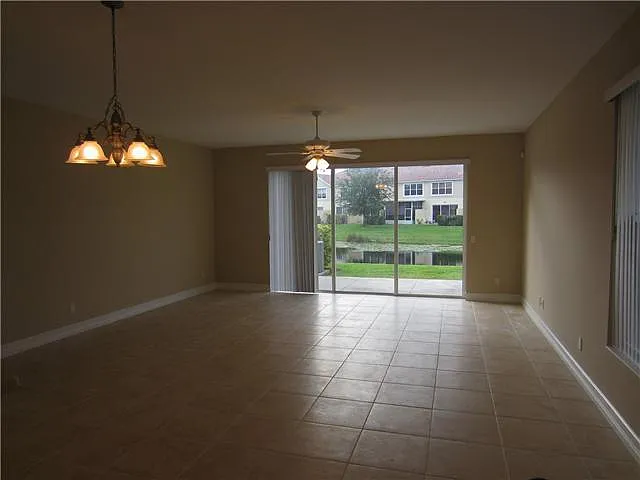 1176 Pinewood Lake Ct #1176 — Photo 7
