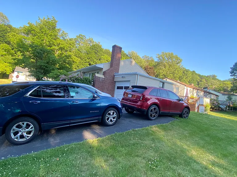 10 Pine Tree Ln — Photo 11