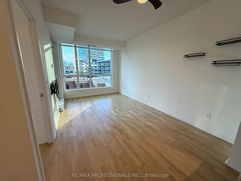 628 Fleet St #522 — Photo 6