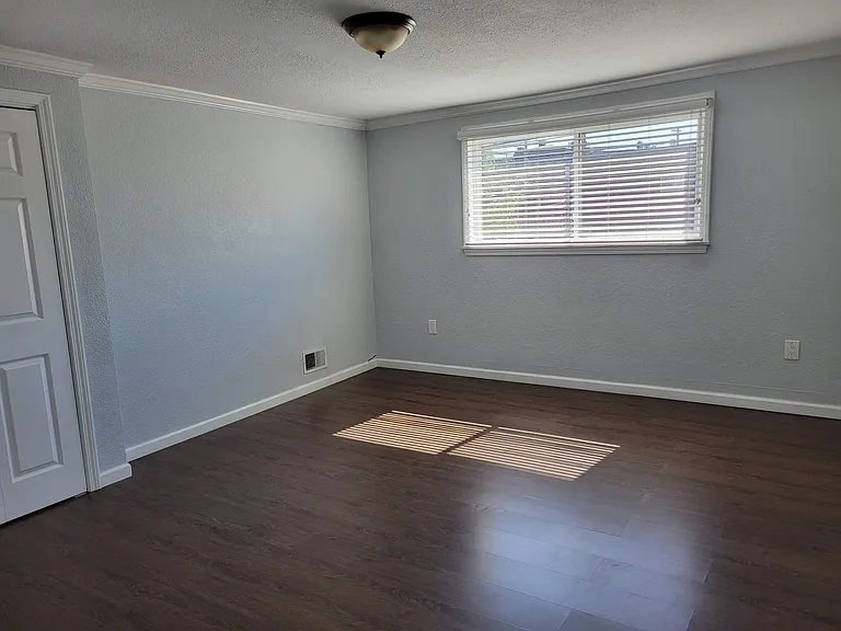 114 S 15th St #114 — Photo 17