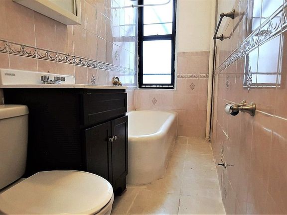 5th image of 332 Rogers Ave #3E