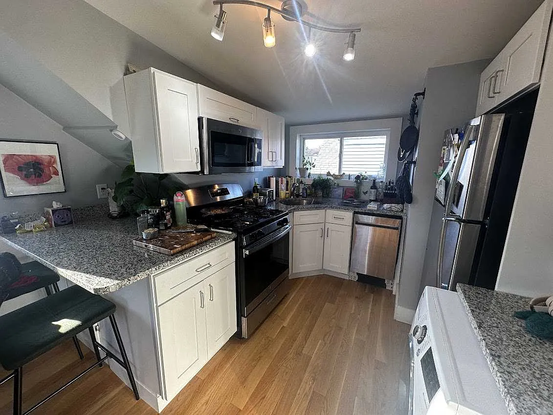 2 bed, $2,889 — Photo 4