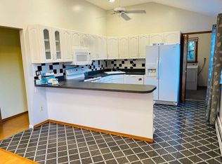 16 Vista Ln #2, Levittown, NY 11756