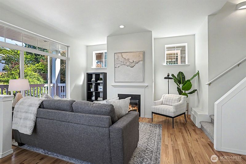 5th image of 4001 31st Avenue S