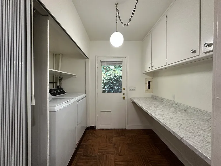 1240 Wellington Ave — Photo 12