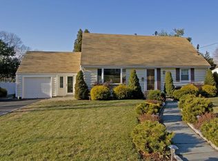 3 Fairhaven Ln, Port Chester, NY 10573