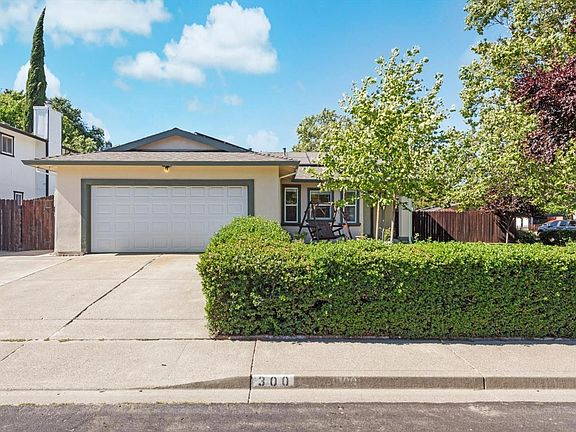 3rd image of 300 Kingsland Drive