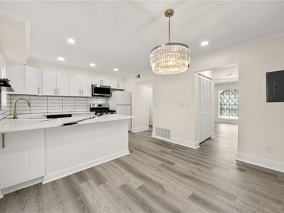 2nd image of 3298 Abbeywood Dr