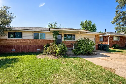 2333 Becker Pl Photo 1