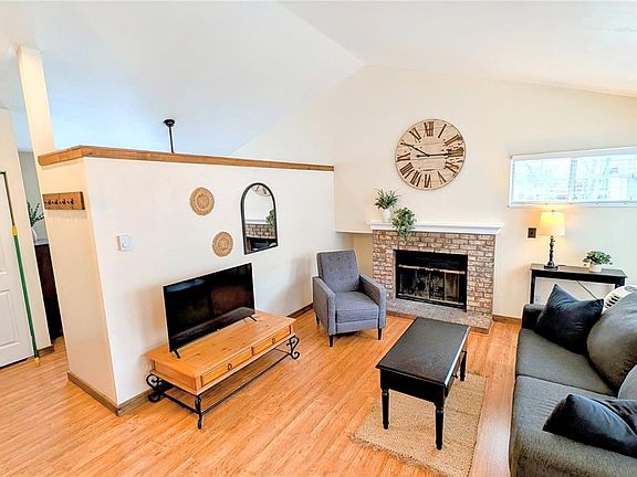 4th image of 1601 W Swallow Road #D4