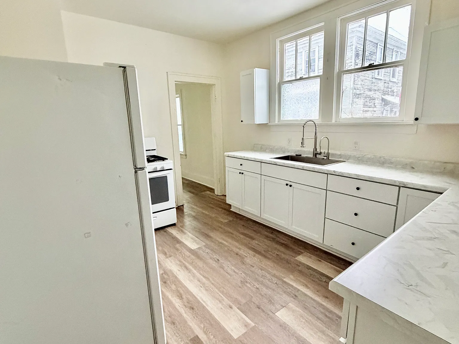 2 bed, 1200 sqft, $850 — Photo 3
