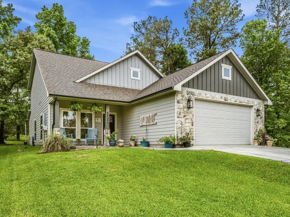 157 N Forest Dr, Huntsville, TX 77340