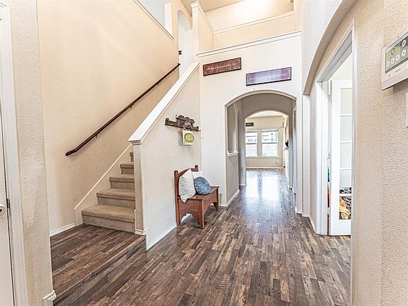 4th image of 2748 Park Pl