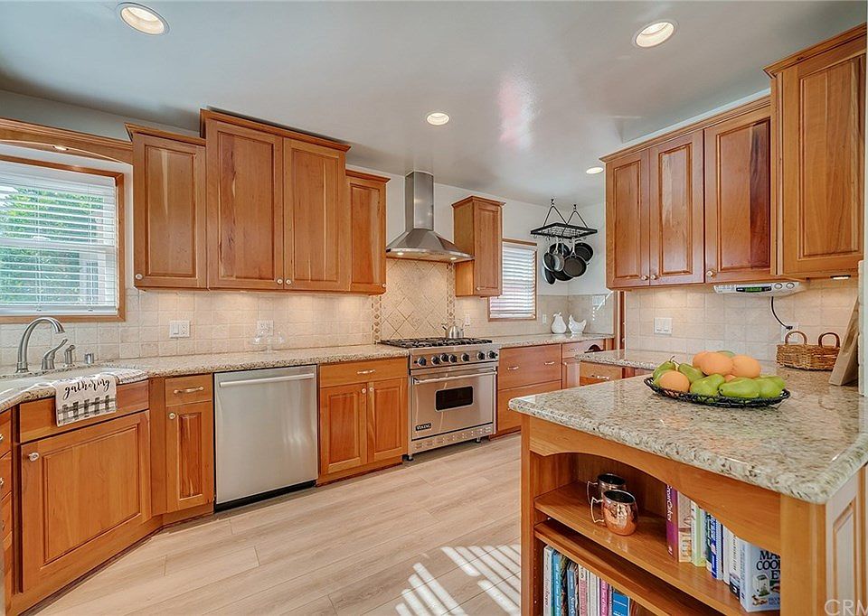 2nd image of 630 N Lamer St