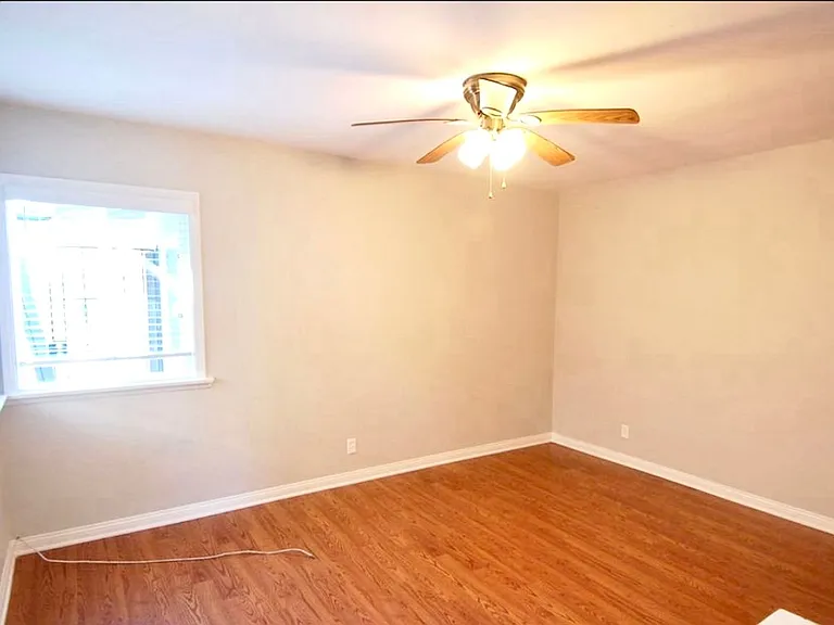 215 Avenida Granada — Photo 3