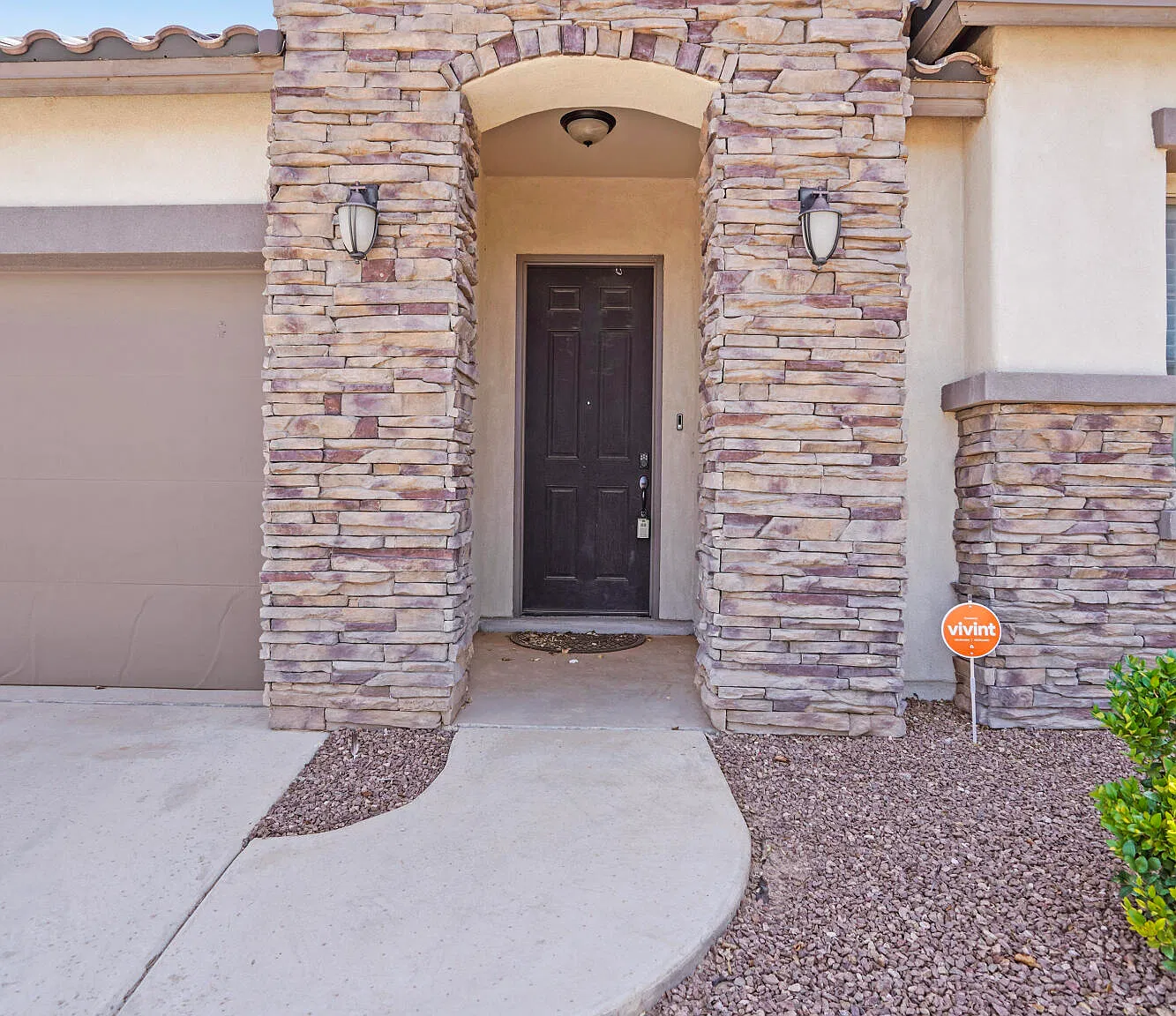 4 bed, 3.0 bath, 2102 sqft, $1,950 — Photo 4