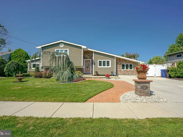 395 Lansing Dr, Mantua, NJ 08051