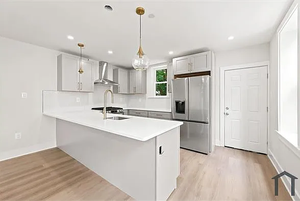 6211 Larchwood Ave — Photo 3