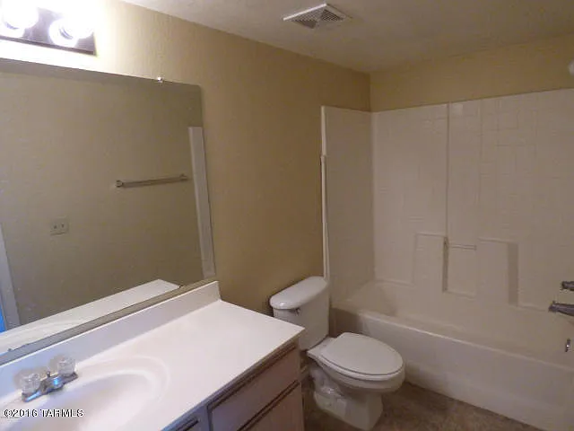 5751 N Kolb Rd #39102 — Photo 8