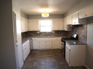 221 Cedar Ln, Moore, OK 73160