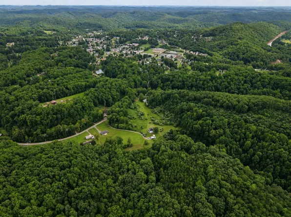 23 Upper Pinch Rd, Elkview, WV 25071