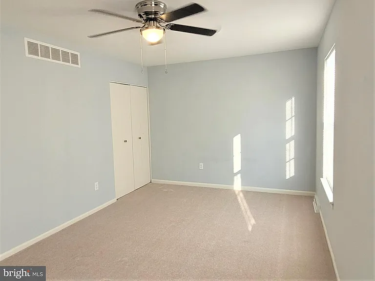 31 Lamplighter Ln — Photo 9