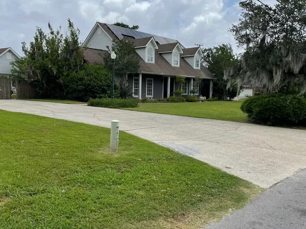 2561 Crestwood Rd, Marrero, LA 70072