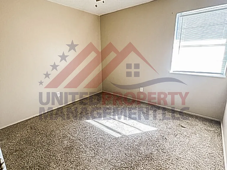 1018 Lamont St — Photo 4