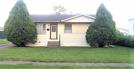 1st image of 22455 Yates Ave