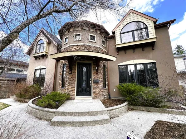 3924 W 15a St SW, Calgary, AB T2T 4C7