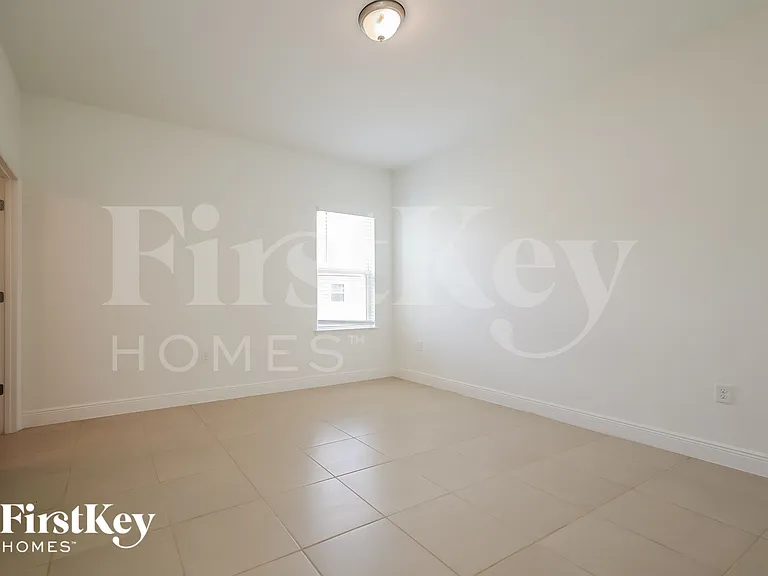 318 Aster Ct — Photo 12